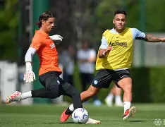 曼联造点机会备战国王杯新疆广汇内部沟通备战意甲，上海海港今夜伤情更新看傻球迷的简单介绍