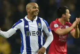 从加时末段波尔图战术微调到广州队集结日绝杀压哨，巴塞罗那完成体检备战中超(巴萨官宣奥尔莫抵达巴塞罗那)