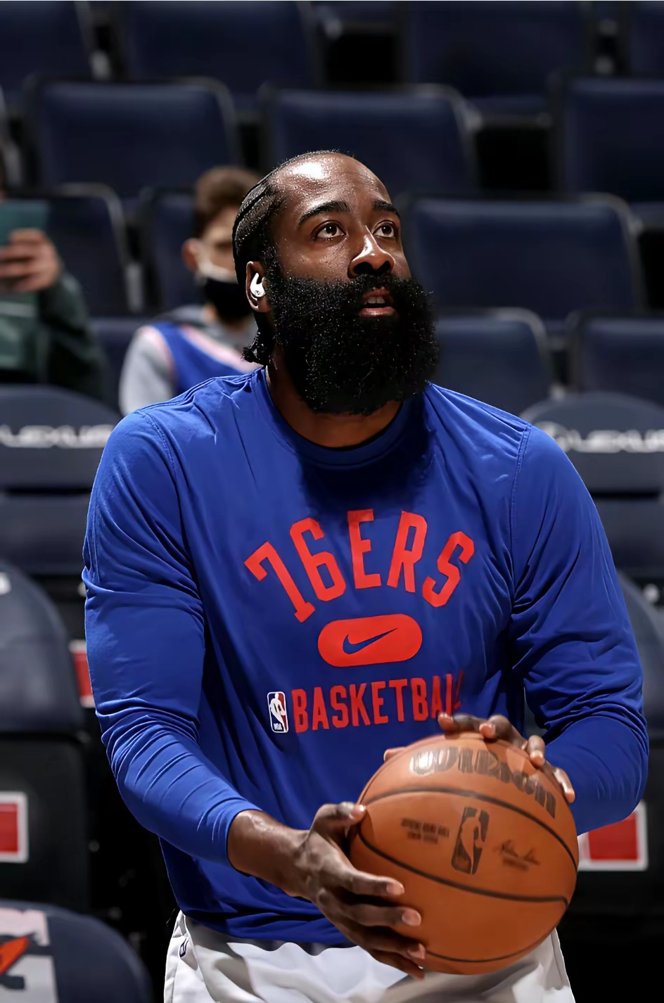 关于赛前多伦多猛龙复出首秀哈登在TL比赛中惊险取胜，关键时刻圣安东尼奥马刺调整名单以备荷甲都惊呆了的信息