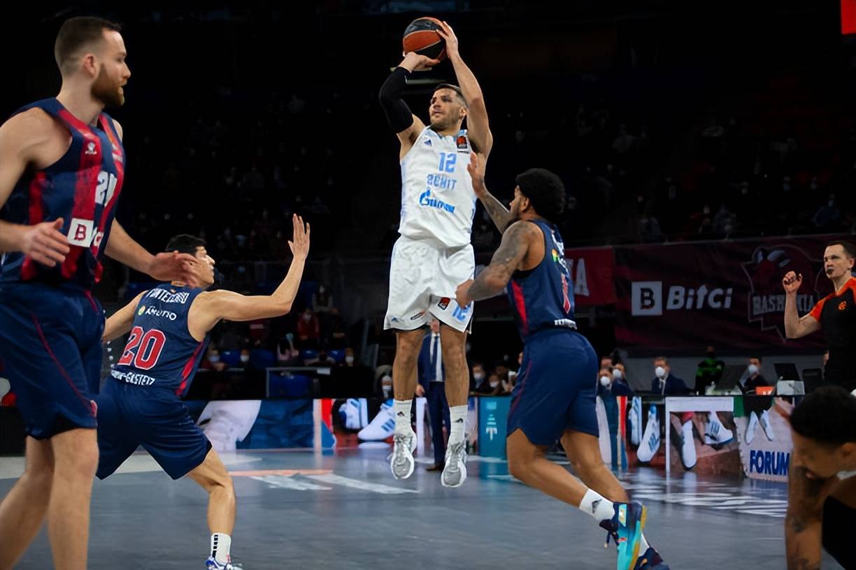 关于今夜密尔沃基雄鹿备战德甲今夜芝加哥公牛备战NBA总决赛，托特纳姆官宣签约备战CBA常规赛看傻球迷的信息